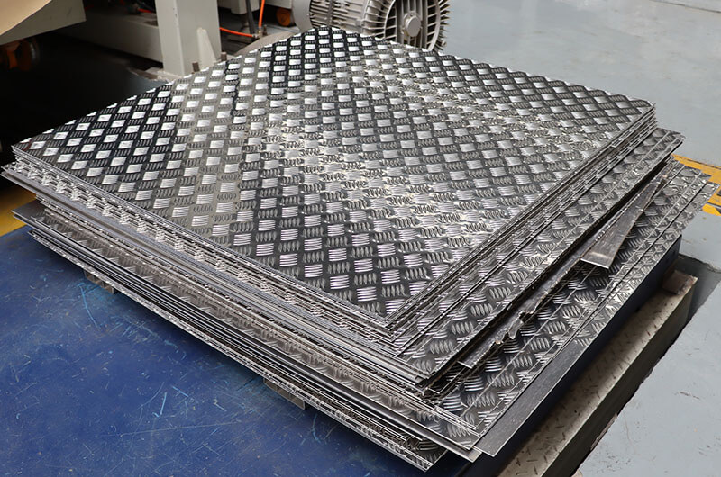 052 5 bars Anti-slip aluminum tread checkered plate 052 5 bars Anti-slip aluminum tread checkered plate